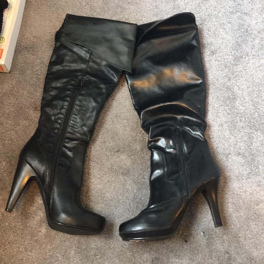 Boots with heel